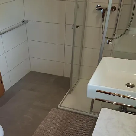 Stutz Hausteil Rechts By Interhome