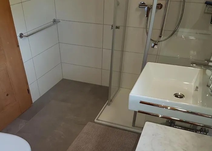 Stutz Hausteil Rechts By Interhome