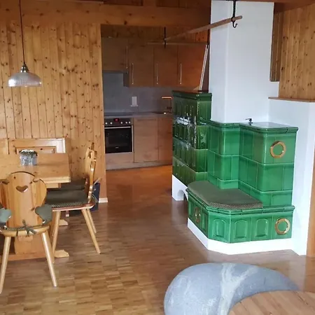 Stutz Hausteil Rechts By Interhome